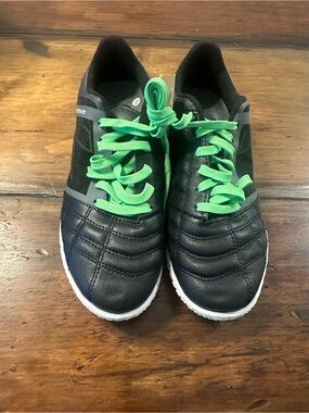 Diadora Men's Black Athletic Sneakers/Soccer shoes with Green Laces